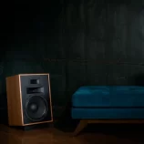 Klipsch_HeresyIV_singlenexttochair