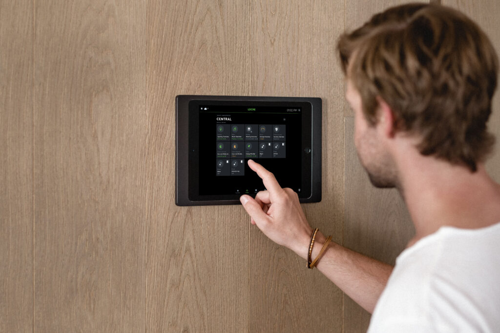 cLoxone iPad Wallmount 3